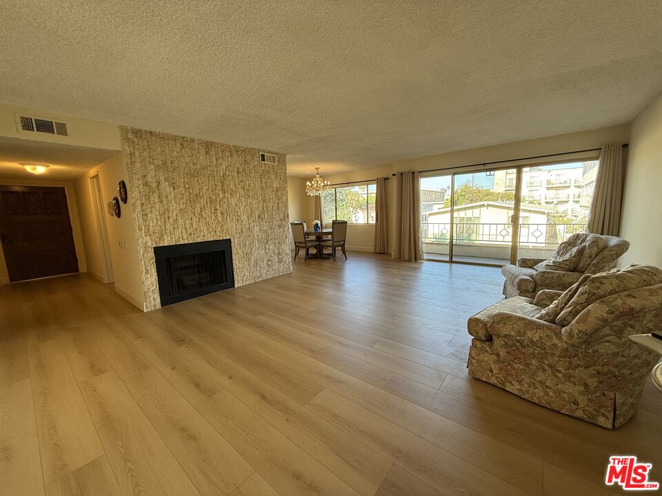 910 S Holt Ave Unit: 201