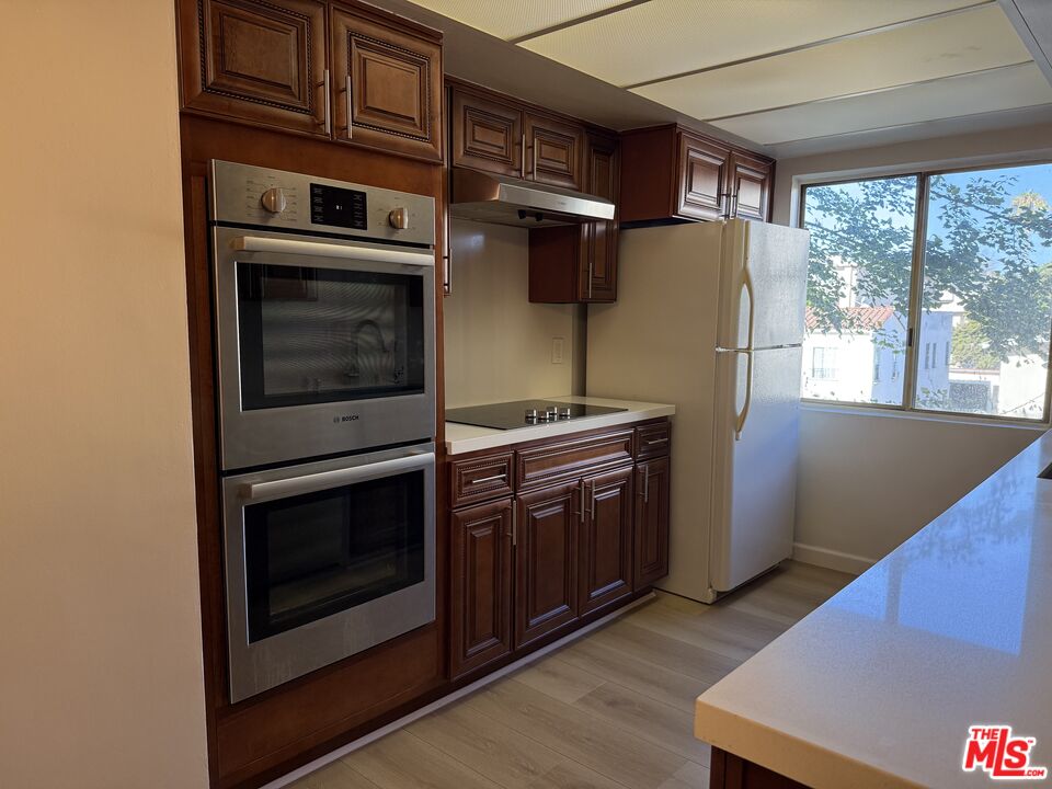 910 S Holt Ave Unit: 201