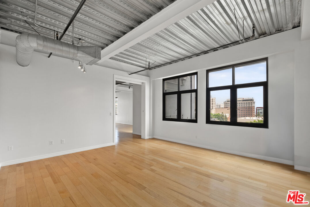 1100 S Grand Ave Unit: A602