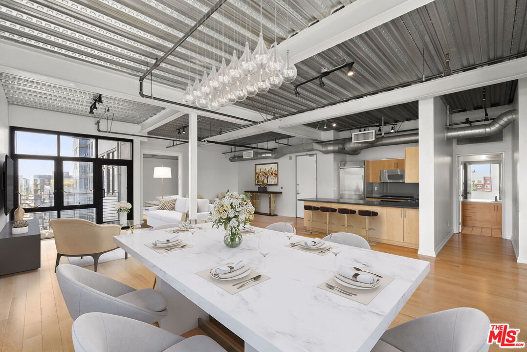 1100 S Grand Ave Unit: A602