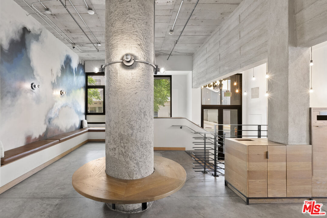 1100 S Grand Ave Unit: A602