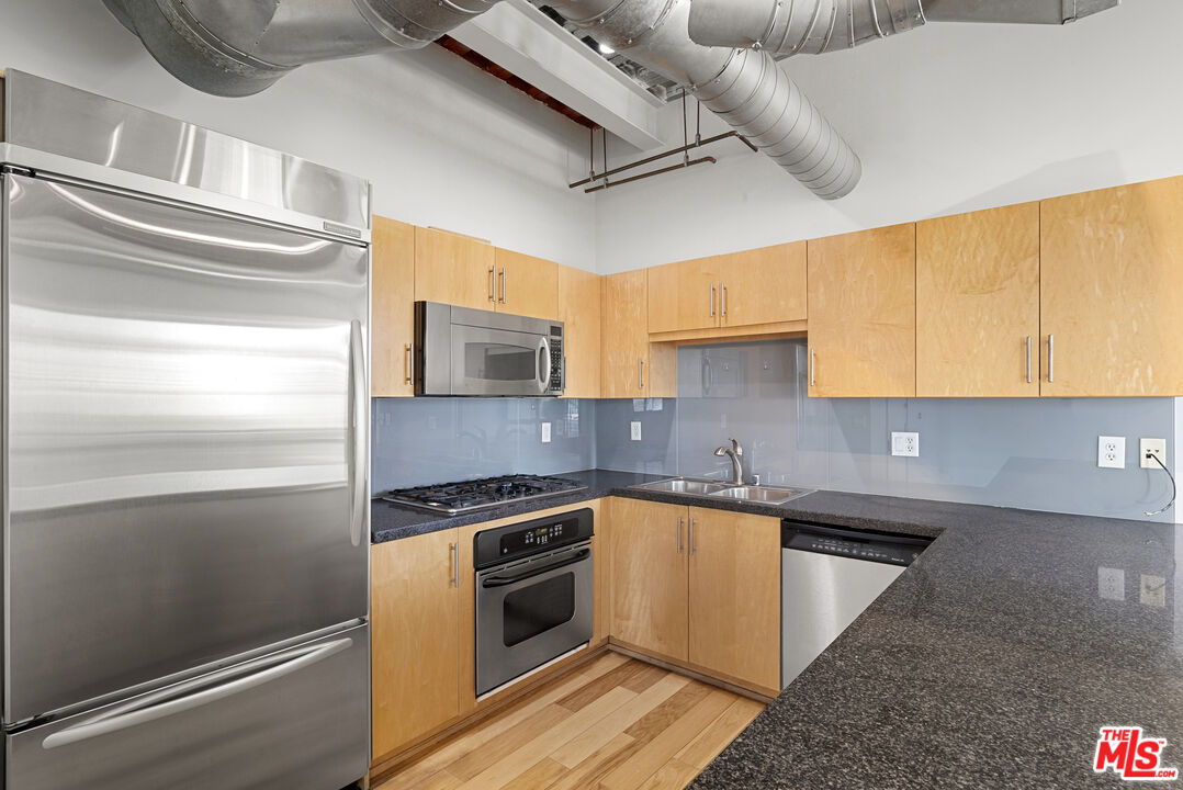 1100 S Grand Ave Unit: A602