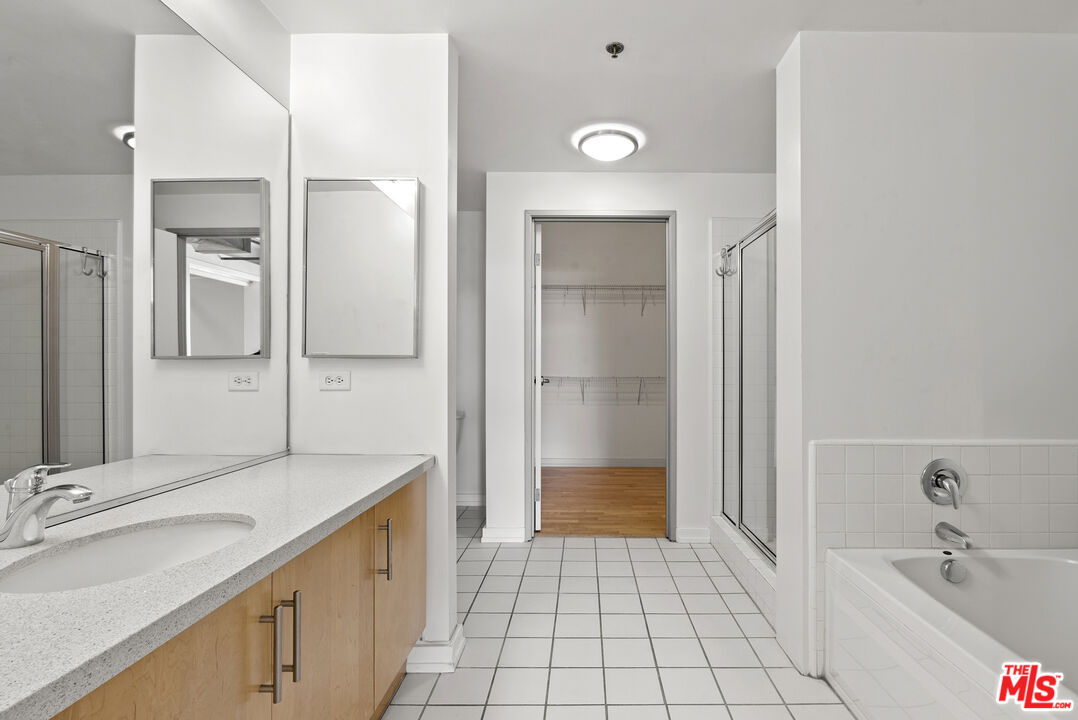 1100 S Grand Ave Unit: A602