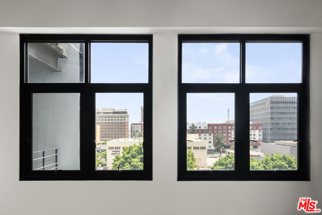 1100 S Grand Ave Unit: A602