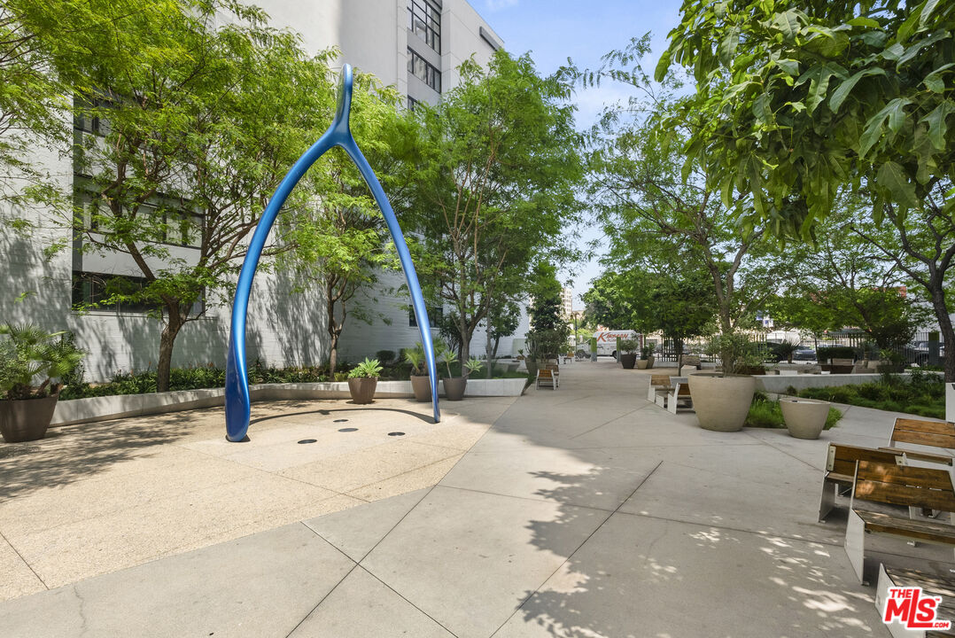 1100 S Grand Ave Unit: A602