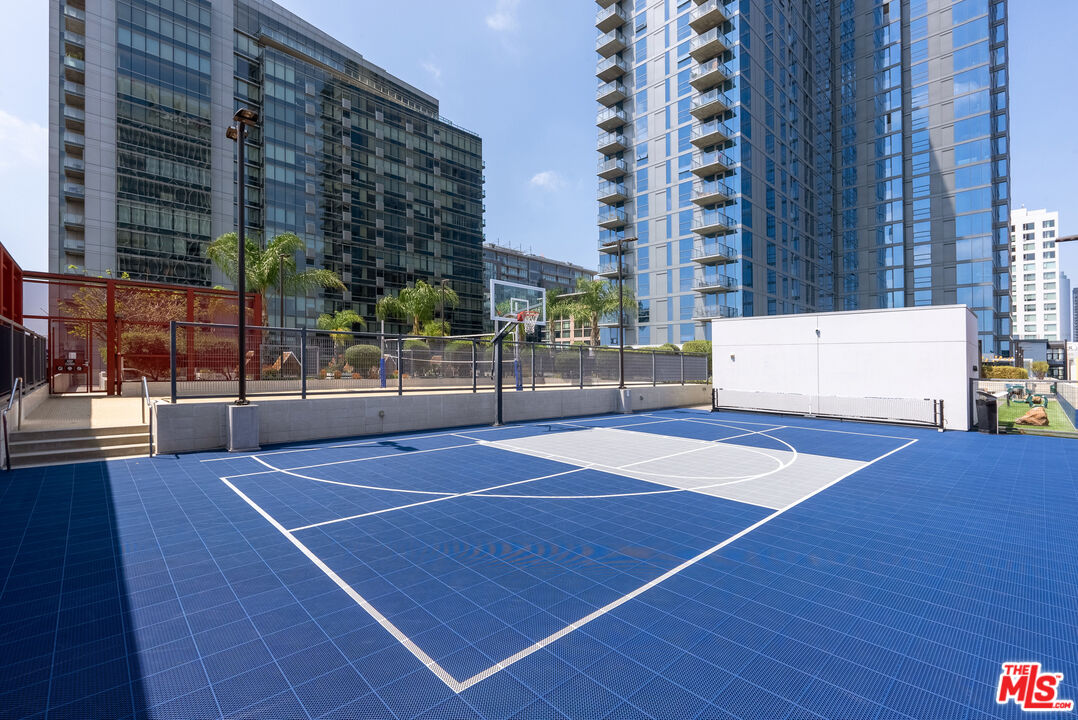 1100 S Grand Ave Unit: A602