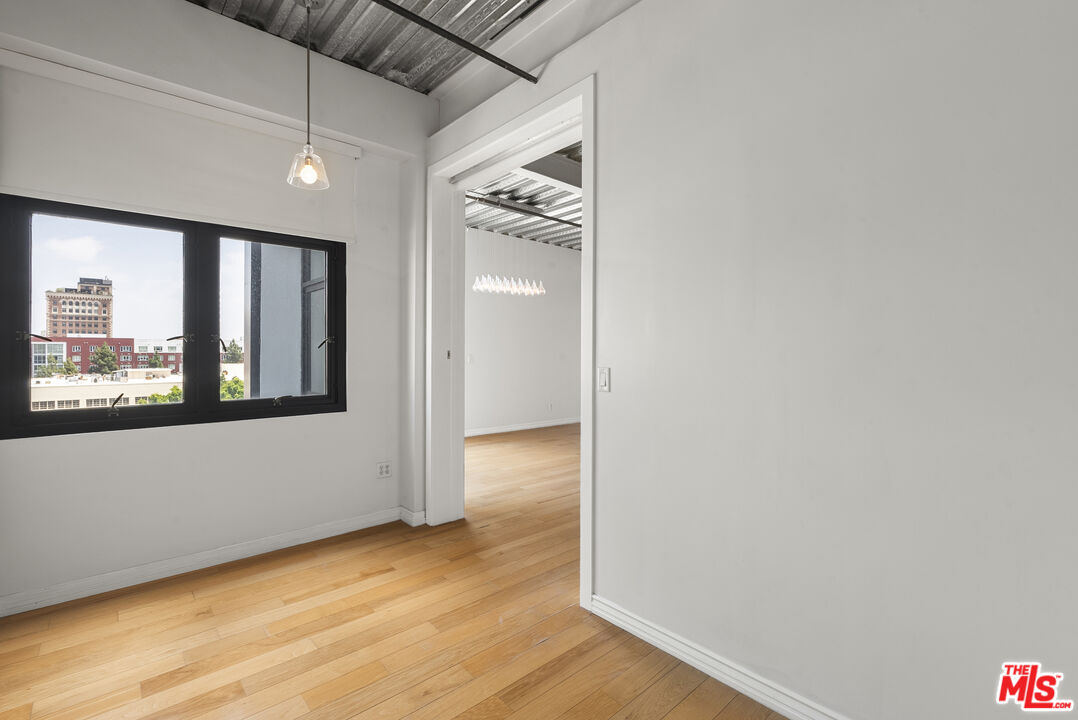 1100 S Grand Ave Unit: A602