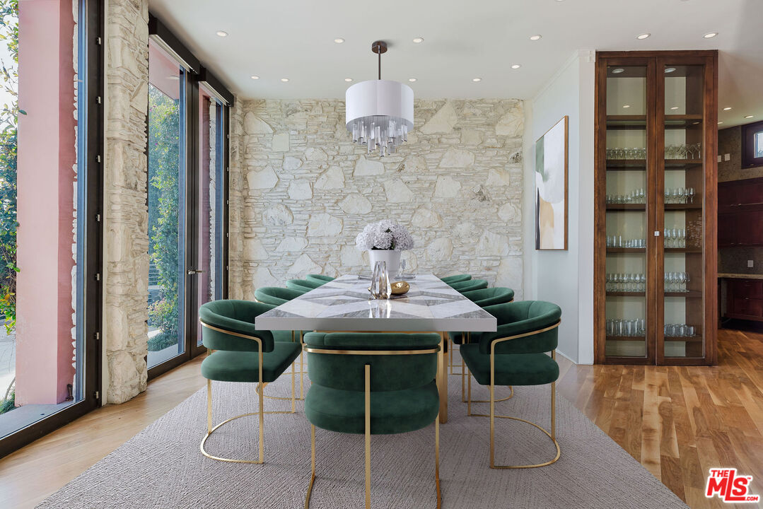 1111 Bel Air Pl