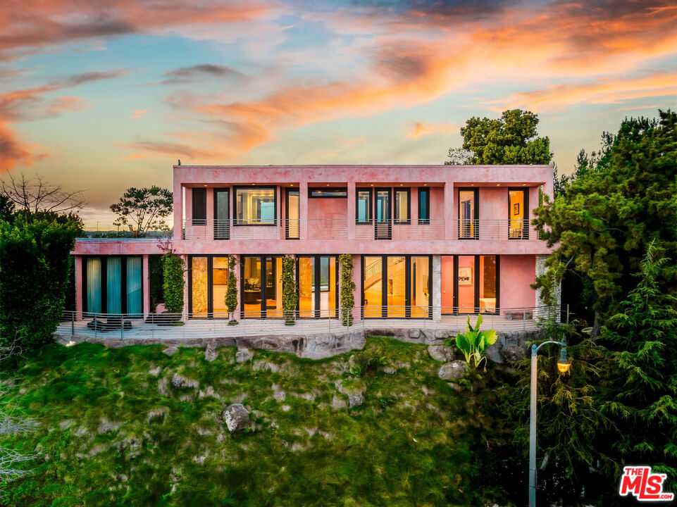 1111 Bel Air Pl
