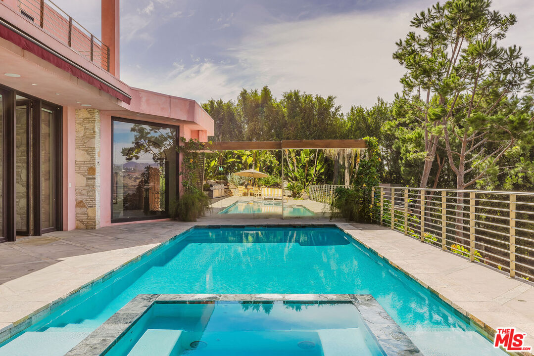 1111 Bel Air Pl