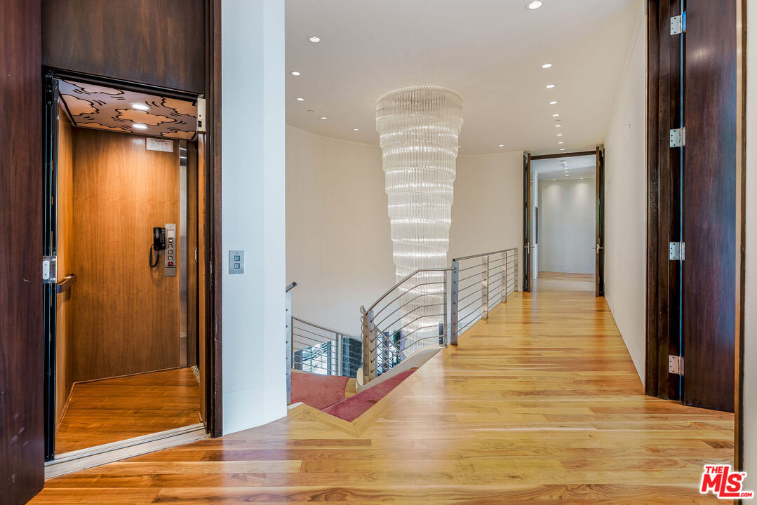 1111 Bel Air Pl
