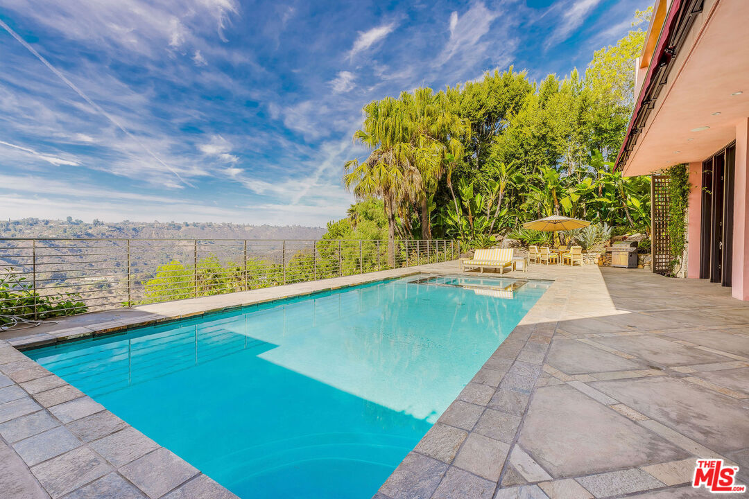 1111 Bel Air Pl
