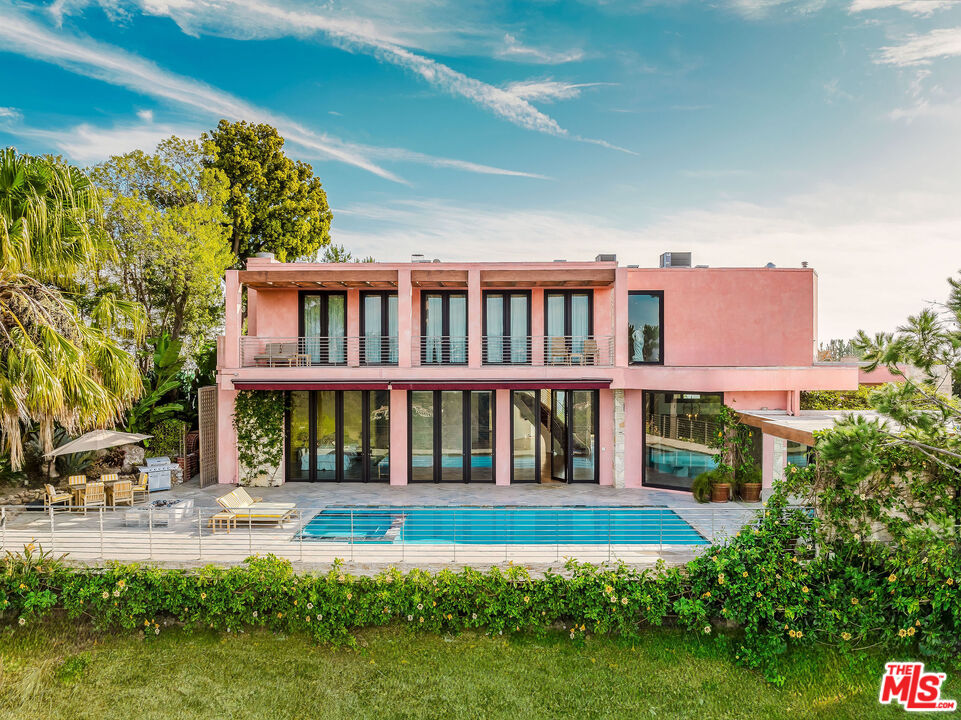 1111 Bel Air Pl