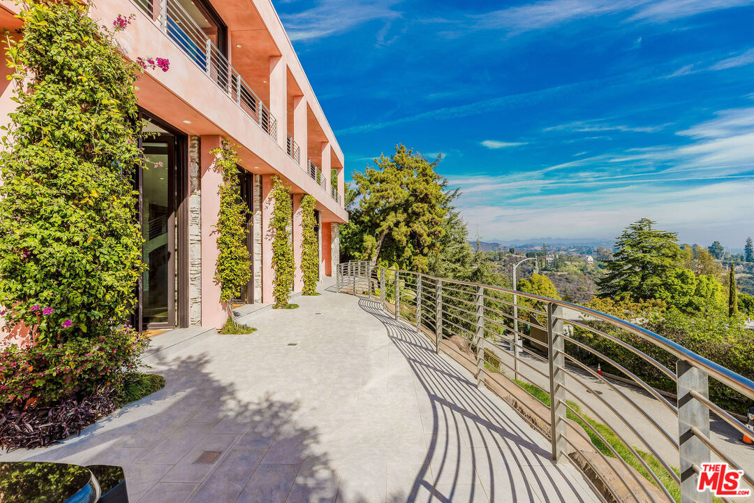 1111 Bel Air Pl