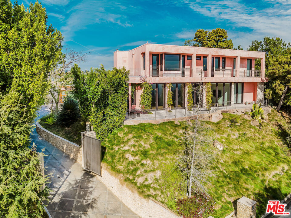1111 Bel Air Pl