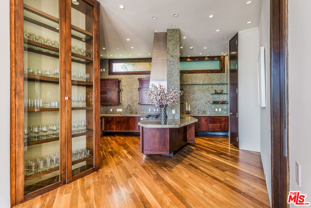 1111 Bel Air Pl