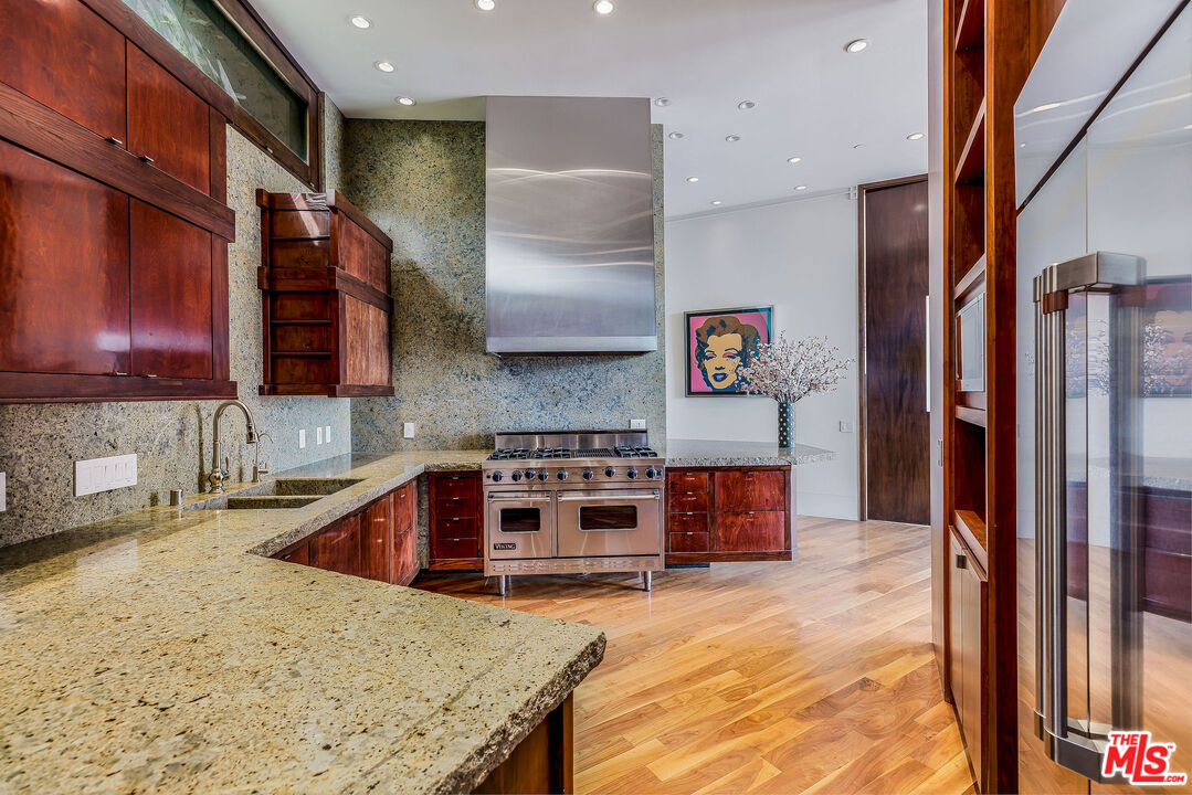1111 Bel Air Pl