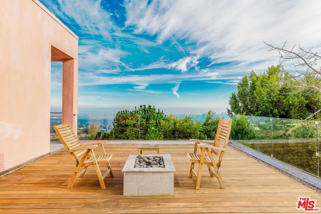 1111 Bel Air Pl