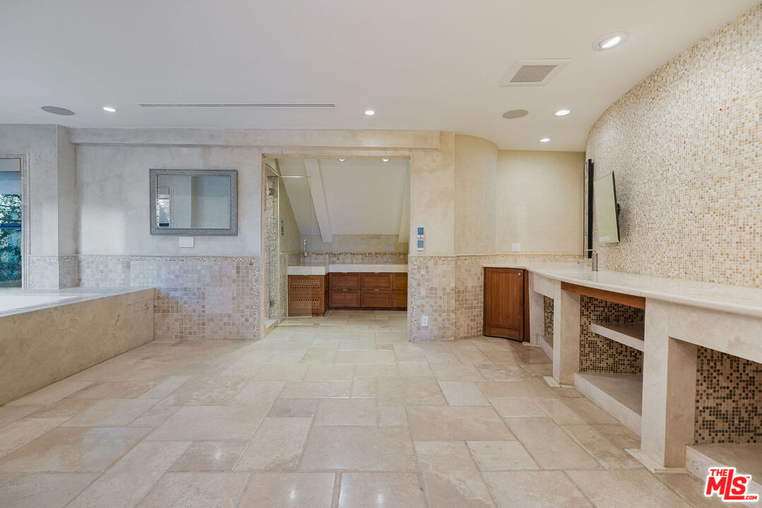 1401 Bel Air Rd
