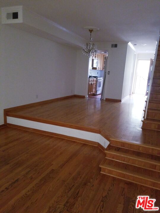 10921 Morrison St Unit: 3