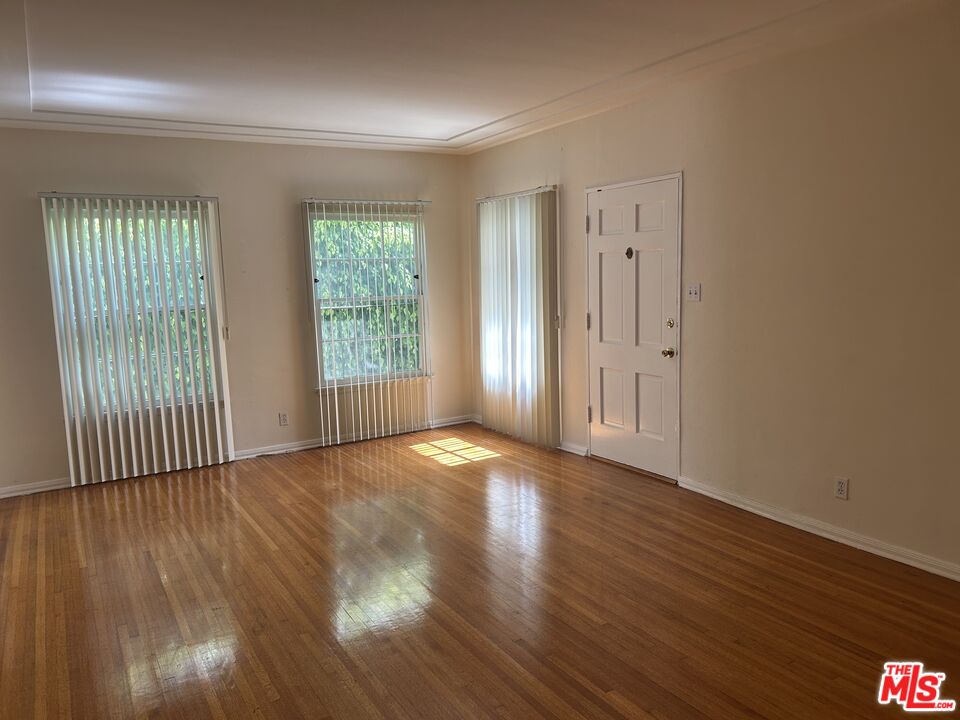 244 S Lasky Dr Unit: C