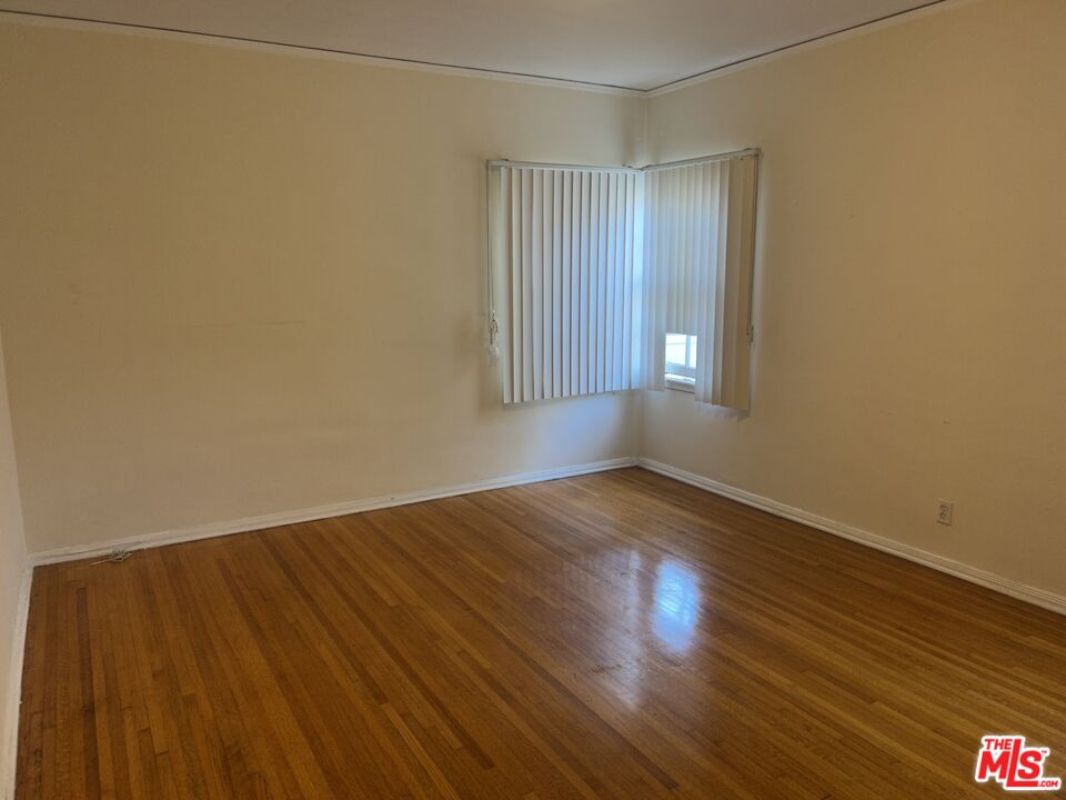 244 S Lasky Dr Unit: C