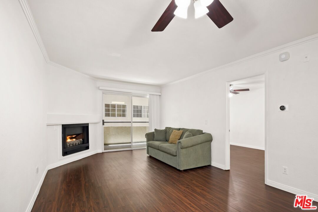 5535 Canoga Ave Unit: 117