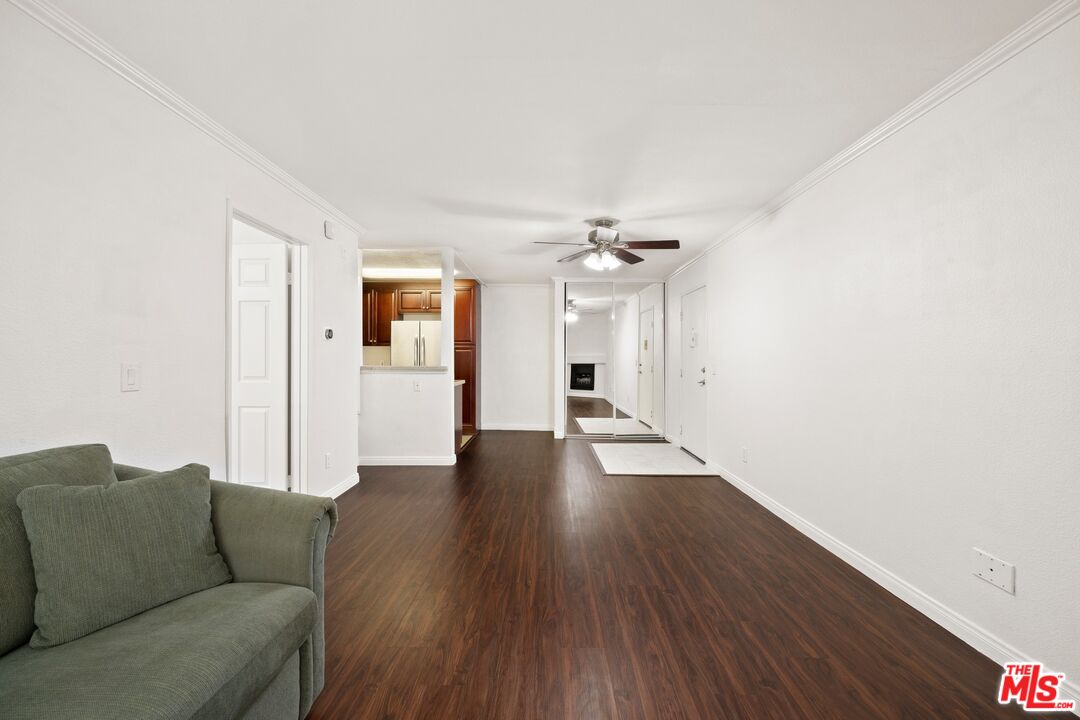 5535 Canoga Ave Unit: 117