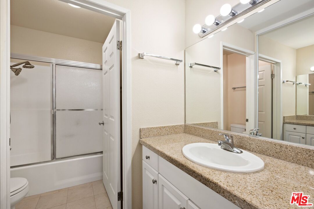 5535 Canoga Ave Unit: 117