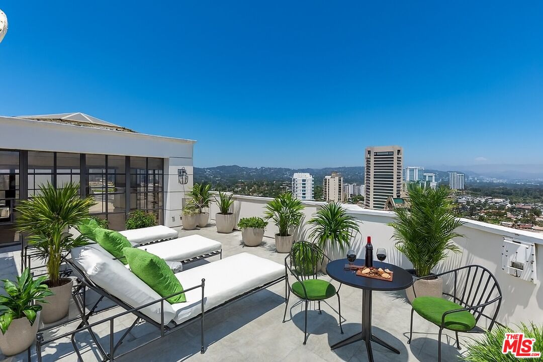 10601 Wilshire Blvd Unit: PH E