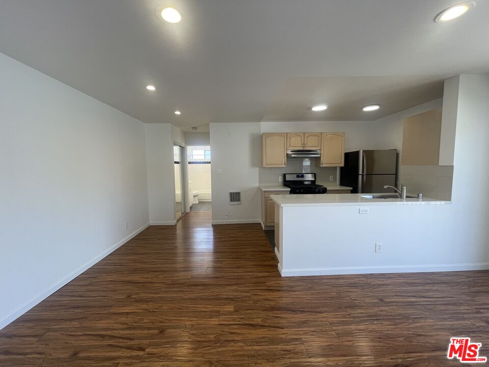 1531 N Detroit St Unit: 207