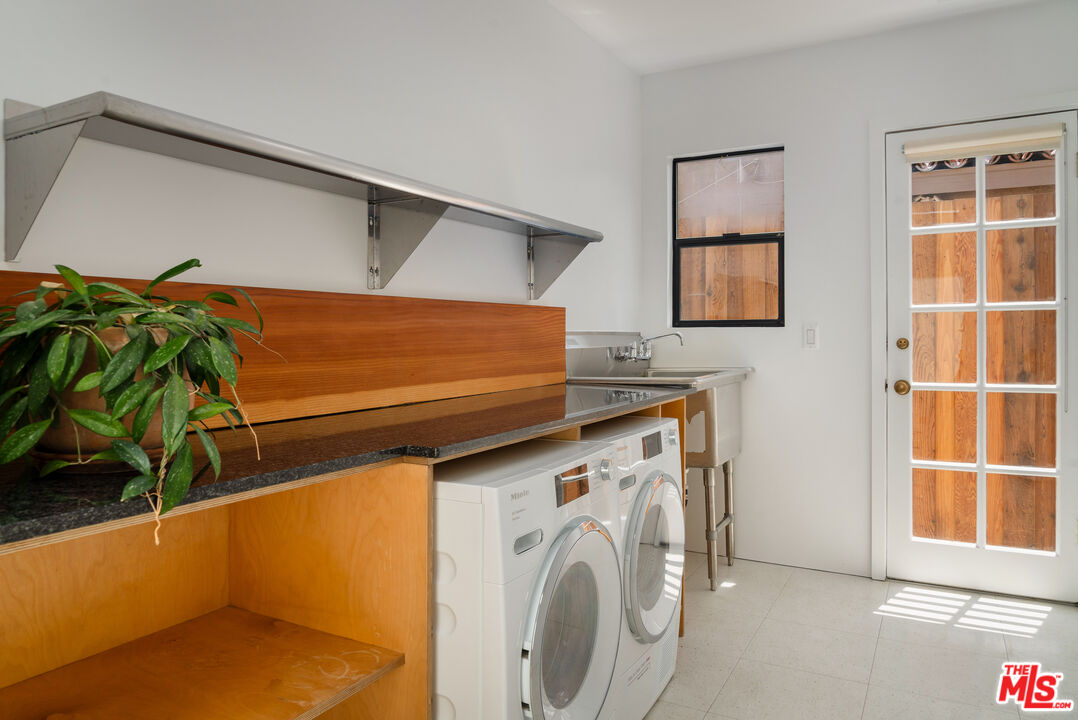 630 N Alta Vista Blvd