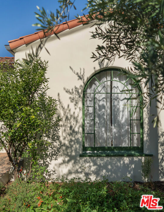 630 N Alta Vista Blvd