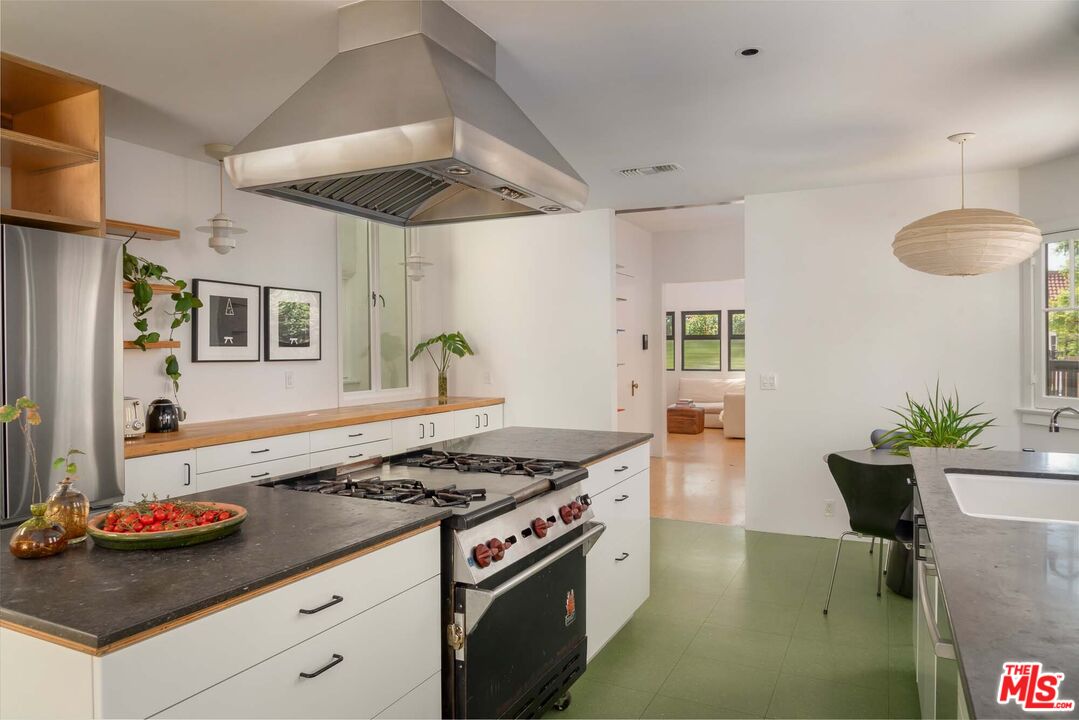 630 N Alta Vista Blvd