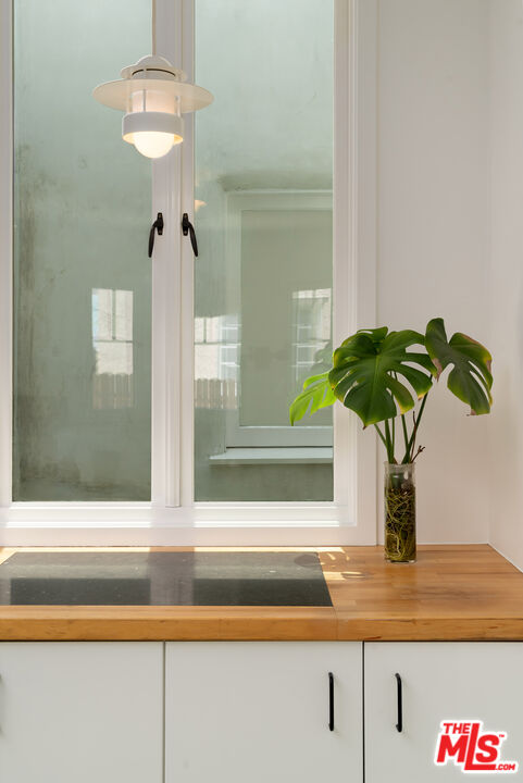 630 N Alta Vista Blvd