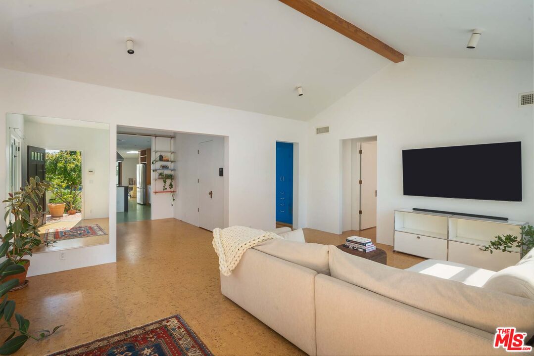 630 N Alta Vista Blvd