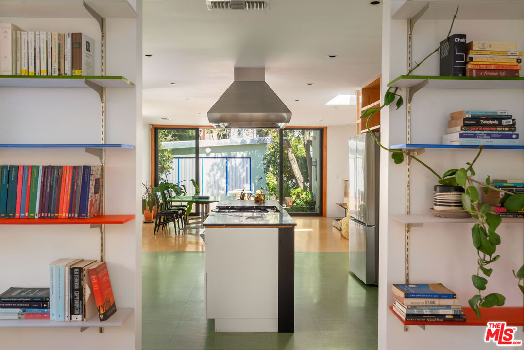 630 N Alta Vista Blvd