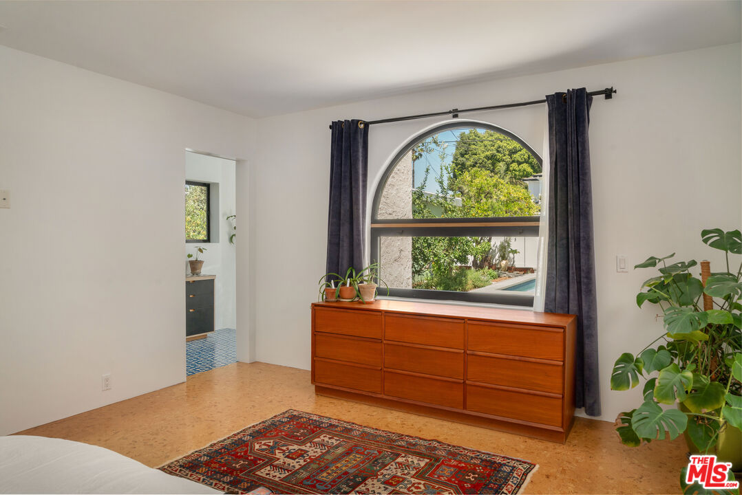 630 N Alta Vista Blvd