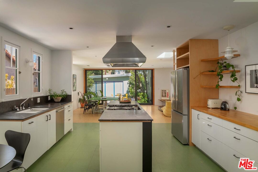 630 N Alta Vista Blvd