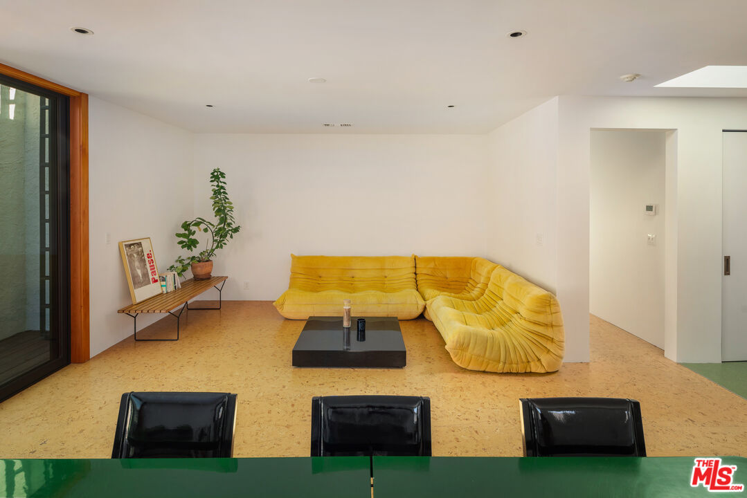 630 N Alta Vista Blvd