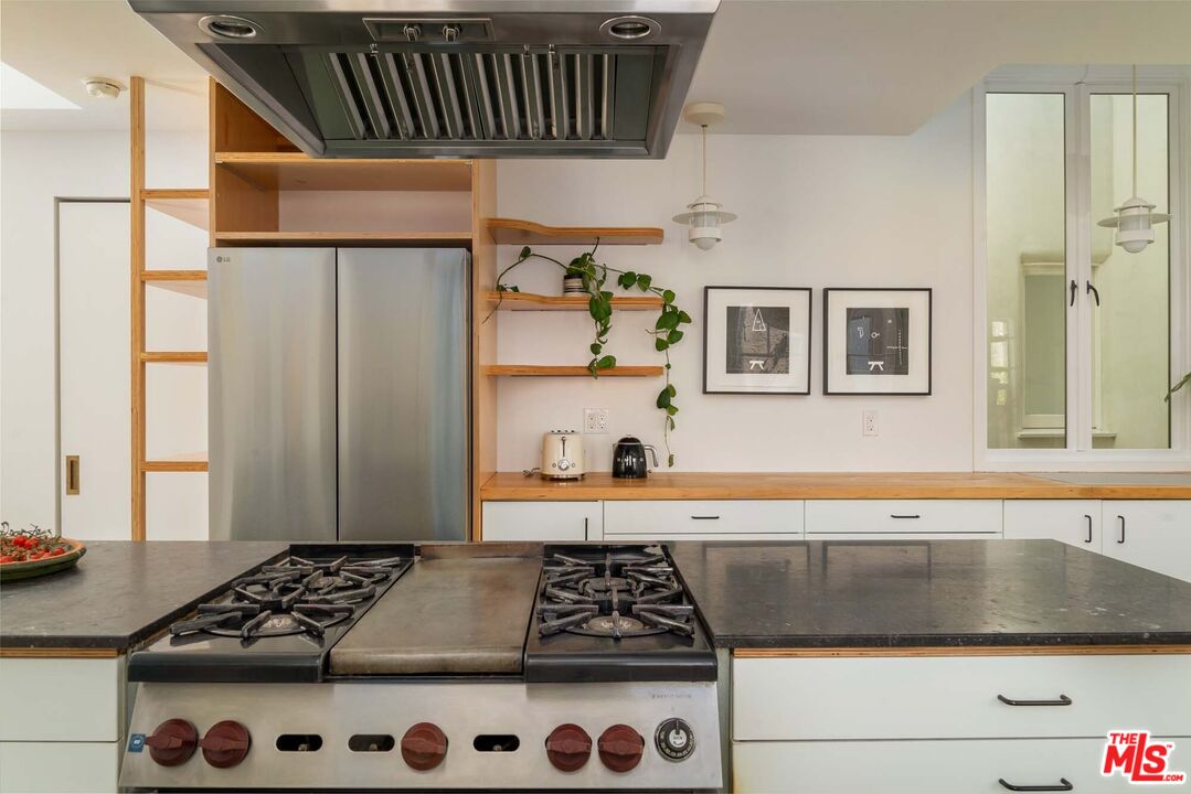 630 N Alta Vista Blvd