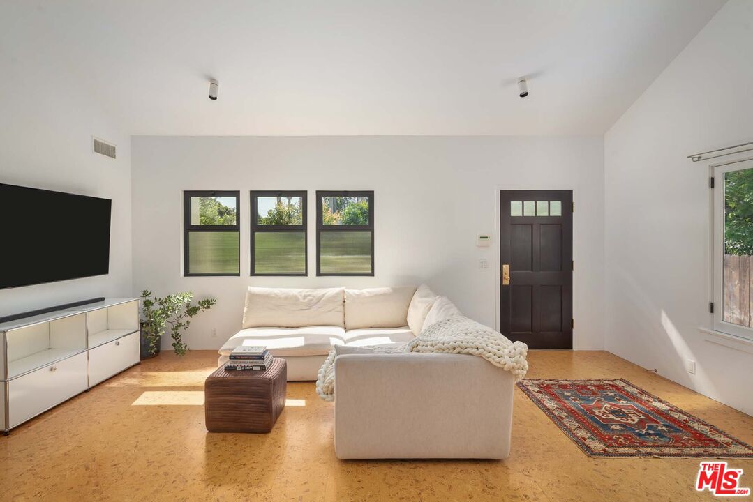 630 N Alta Vista Blvd