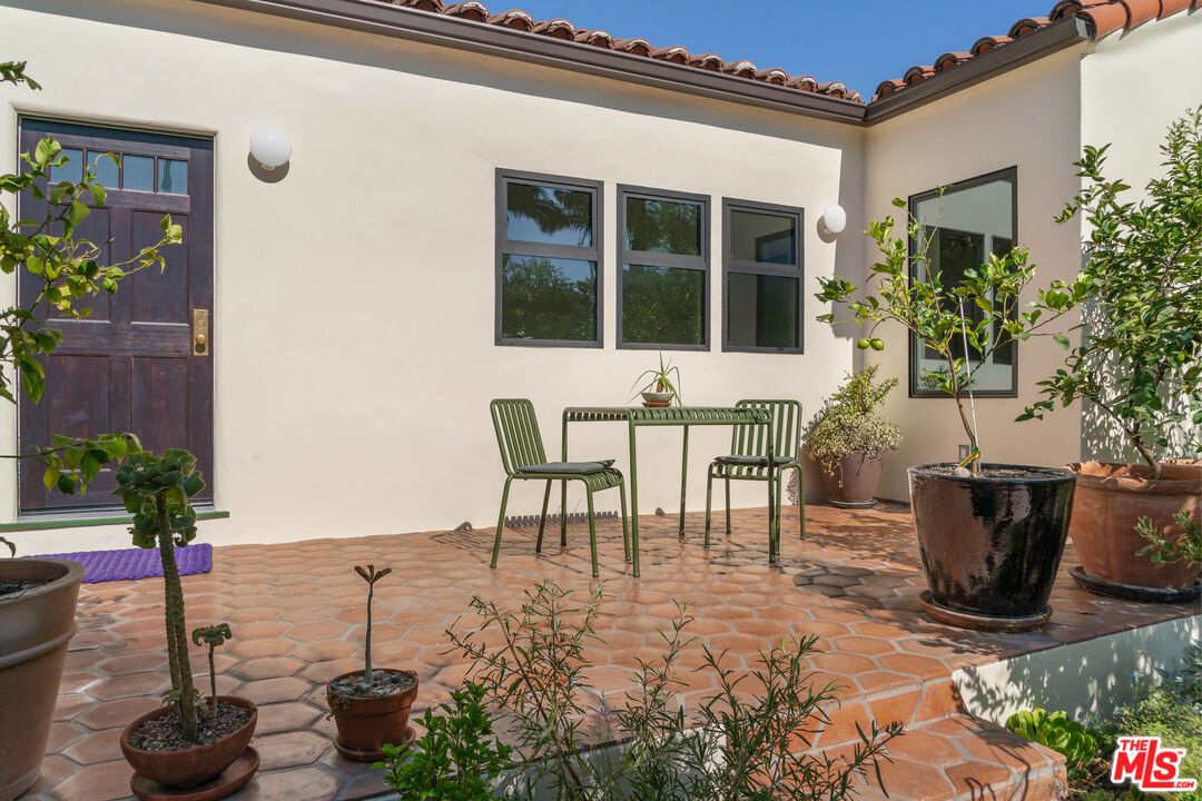 630 N Alta Vista Blvd