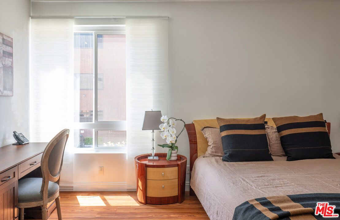 4822 Van Noord Ave Unit: 6