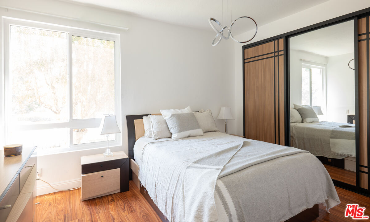 4822 Van Noord Ave Unit: 6