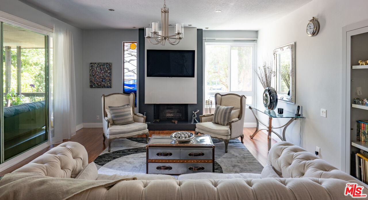 4822 Van Noord Ave Unit: 6