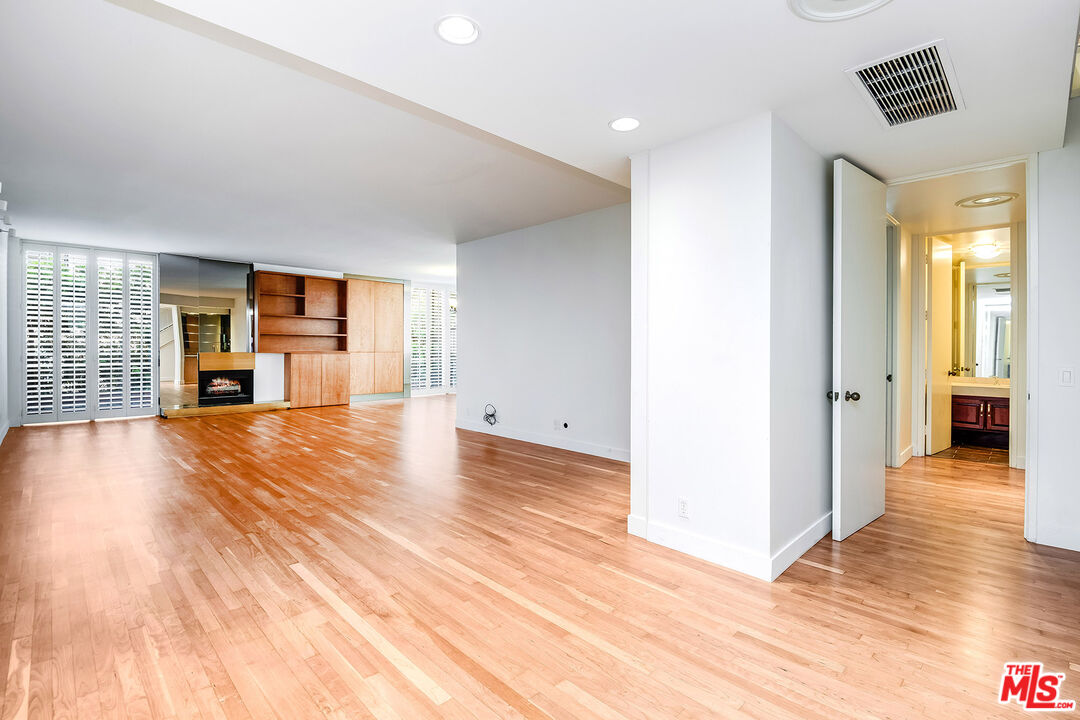 211 S Spalding Dr Unit: 107N