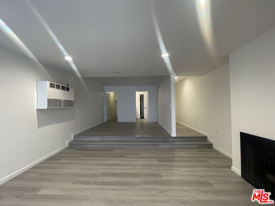 1338 N Sierra Bonita Ave Unit: 103