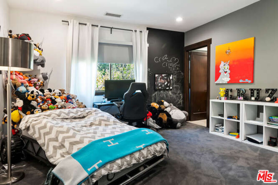 14318 Valley Vista Blvd