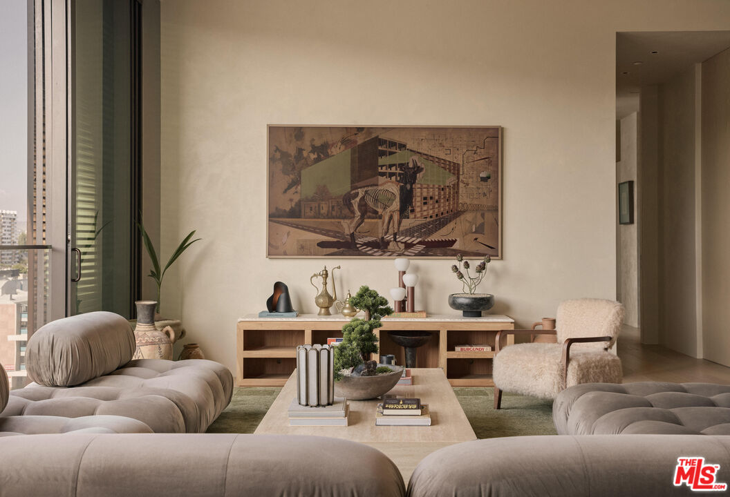 9040 W Sunset Blvd Unit: 1002